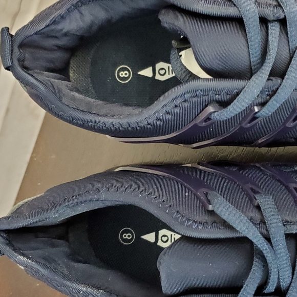 running shoes - Picture 4 of 5